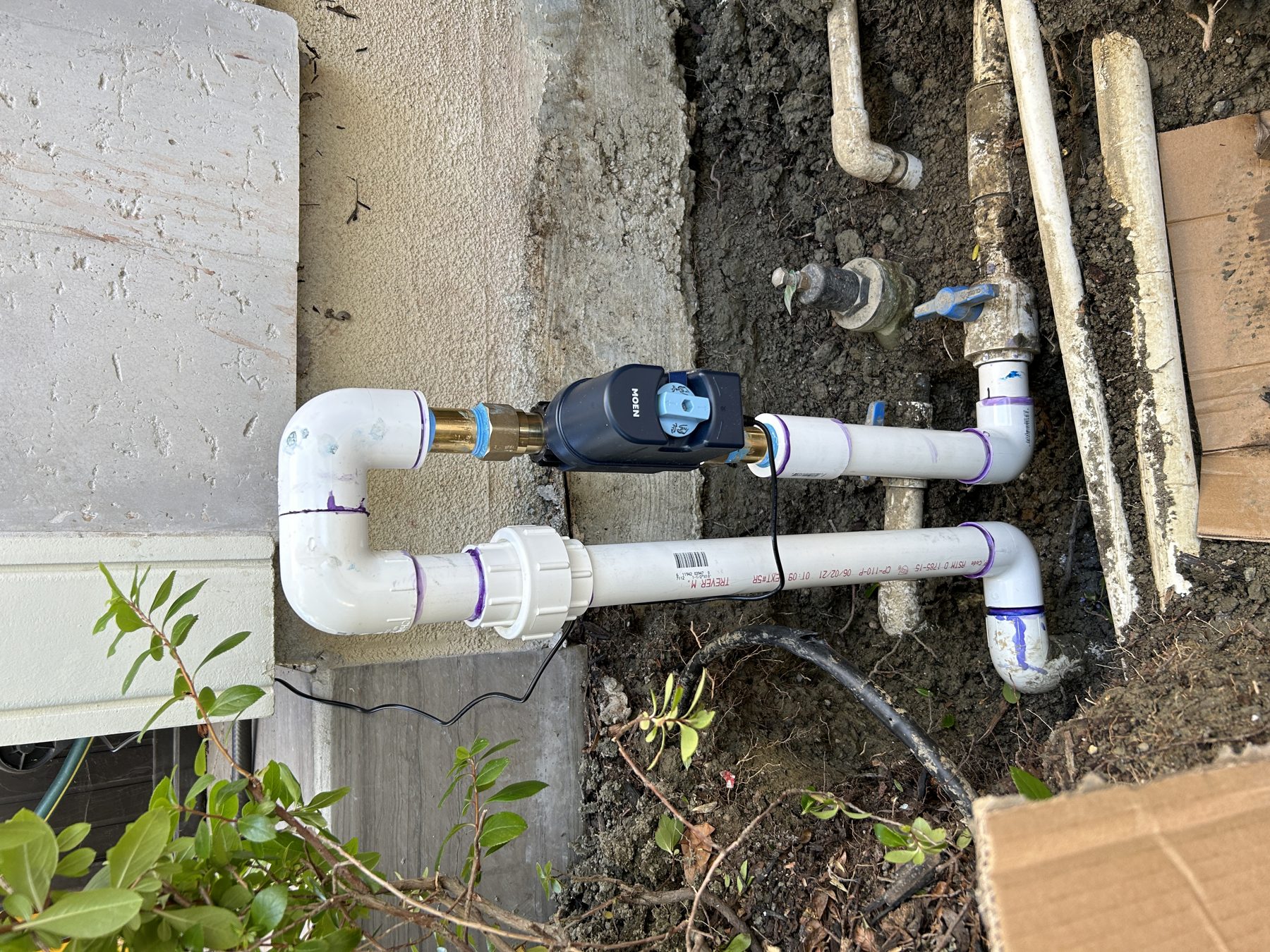 Automatic water shutoff installation